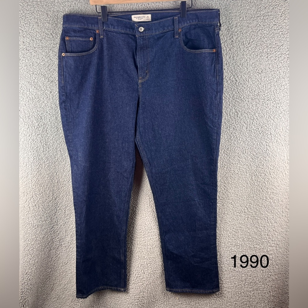 Abercrombie & Fitch Women’s 90’s Straight Mid Rise Dark Blue Curve Love Jeans 34